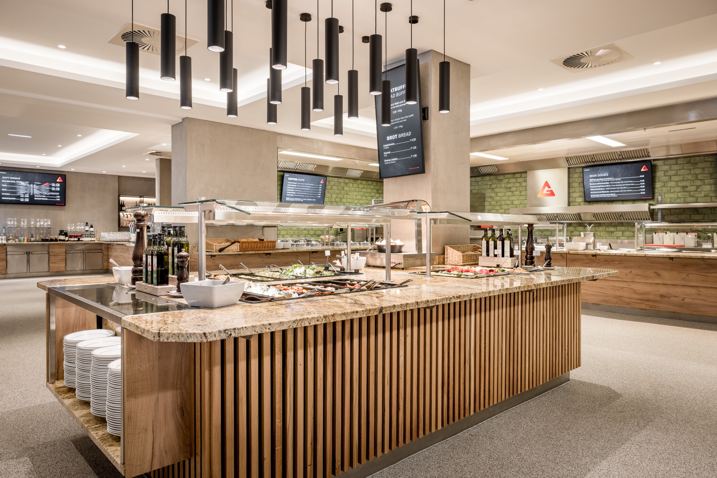 Buffetbereich im Restaurant Giggijoch im Skigebiet Sölden Buffetbereich im Restaurant Giggijoch im Skigebiet Sölden