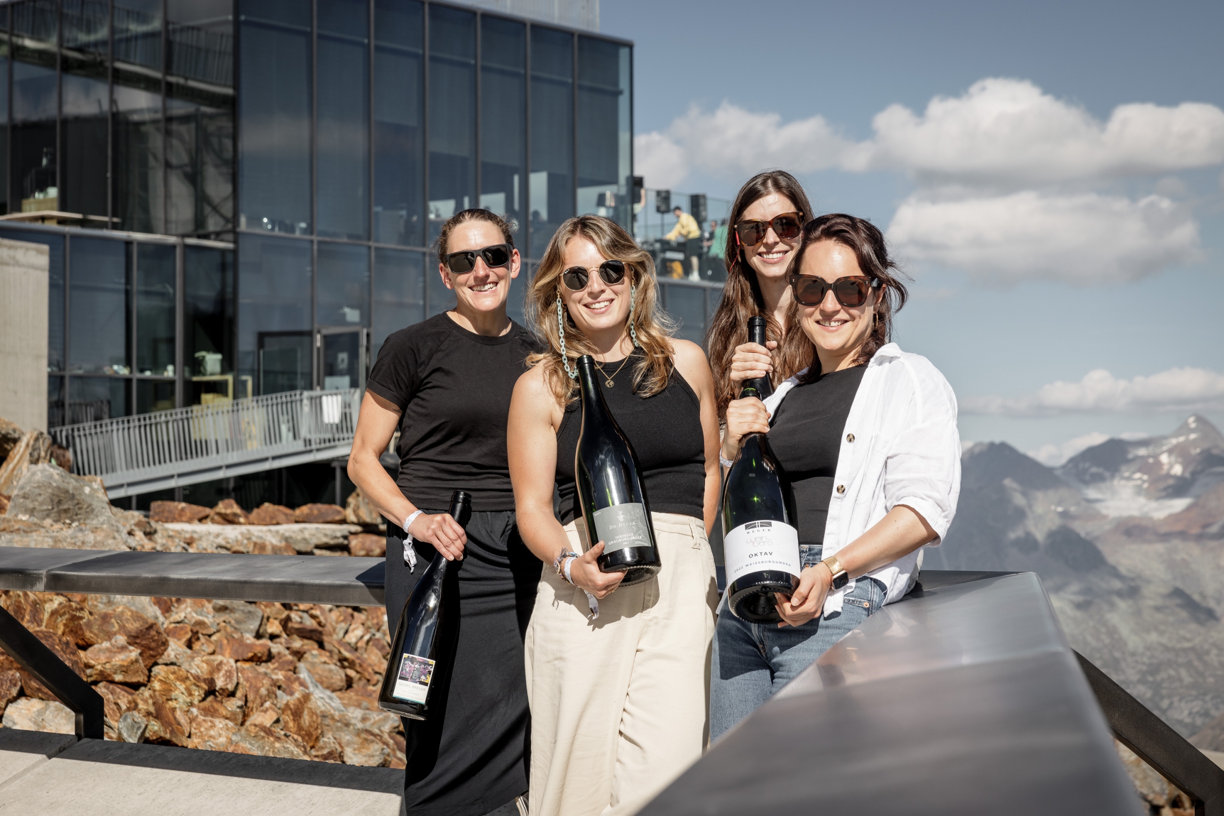 Winzerinnen bei der ice Q Summer Party Winzerinnen bei der ice Q Summer Party