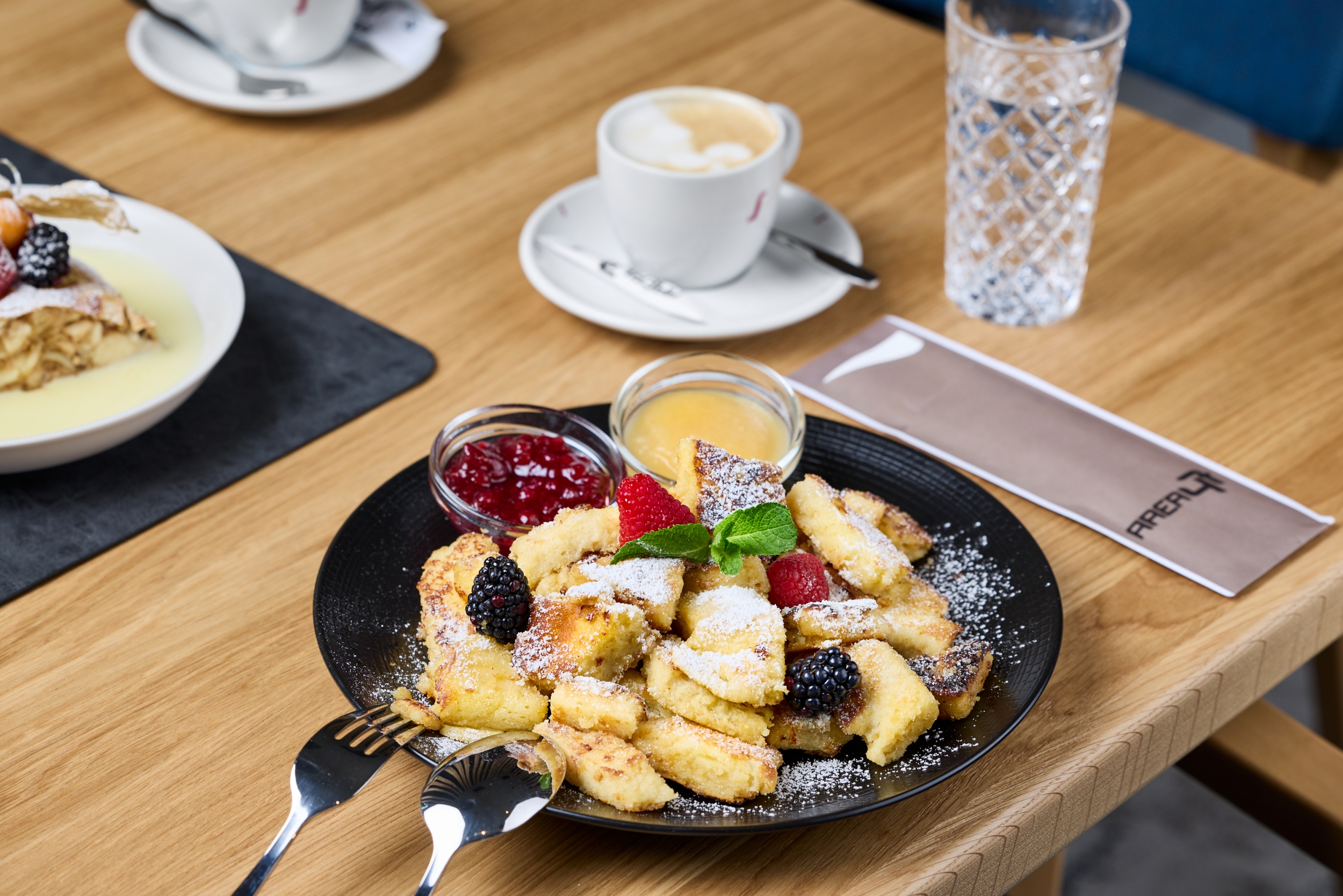 Kaiserschmarren im Restaurant Schwarzkogl im Skigebiet von Sölden - hosted by AREA 47