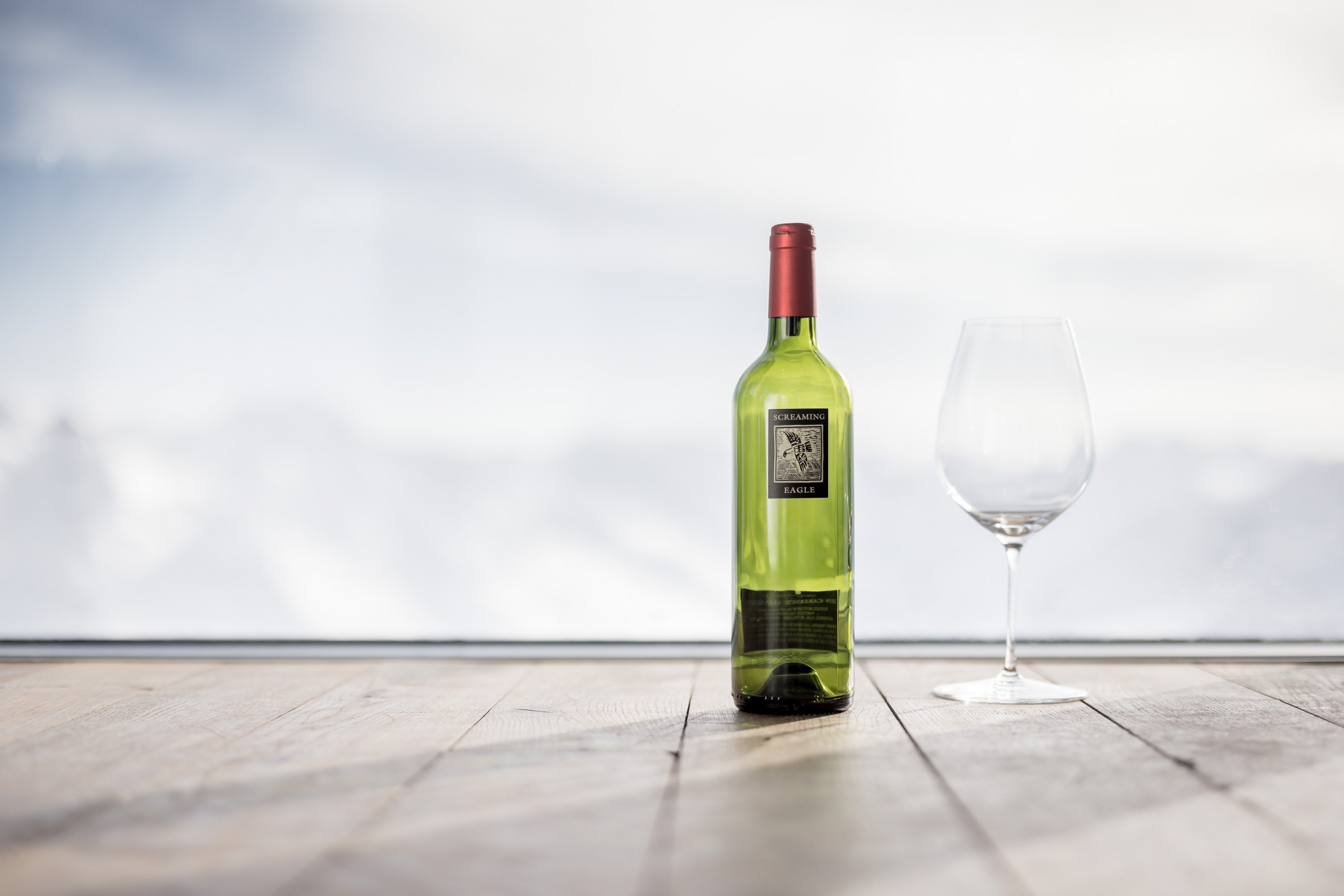 Screaming Eagle im ice Q Restaurant auf über 3.000 m Screaming Eagle im ice Q Restaurant auf über 3.000 m