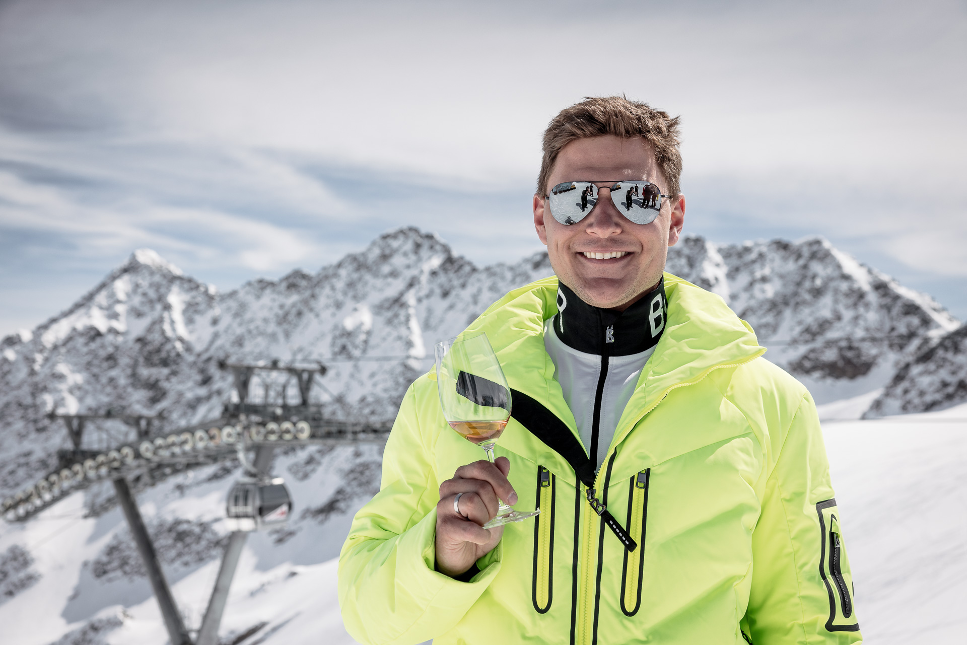 Weltmeisterliches Skifahren bei Wein am Berg mit Skiguide Thomas Dressen in Sölden, Tirol Weltmeisterliches Skifahren bei Wein am Berg mit Skiguide Thomas Dressen in Sölden, Tirol